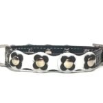Kleine hondenhalsband voor Chihuahua en Puppy met vrolijke zwart-wit gekleurde leren bloemen, Design Flower Power