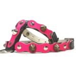 Handgemaakte comfortabele honden-tuigje met fuchsia roze lederen patches en elegante studs, design Studded