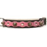 Cómodo collar para perros hecho a mano con cuero de color rosa y elegantes tachuelas y pinchos, Diseño Studded