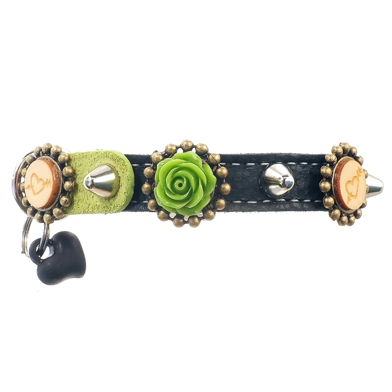 Natural Love Cat Collar with Green Rose & Hearts - “3D Floral Wildthorn” - Front Side Front view of a leather cat collar with a green 3D rose and heart details, combining natural tones and handmade artistry for a romantic, wild botanical look.