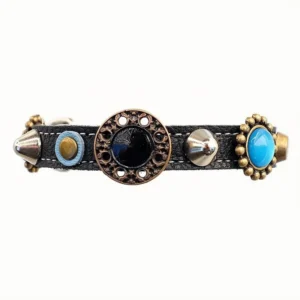 Front view of the artisanal leather cat collar with blue stones and refined artistic detailing.