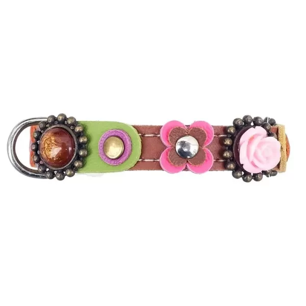 Zijkant van de vintage poezenhalsband met roze roos, bloemen en steentje.