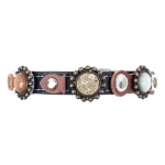 Bovenkant van deze luxe leren kattenhalsband met Autumn design en elastische veiligheidssluiting in stijlvolle natuurlijke kleuren.