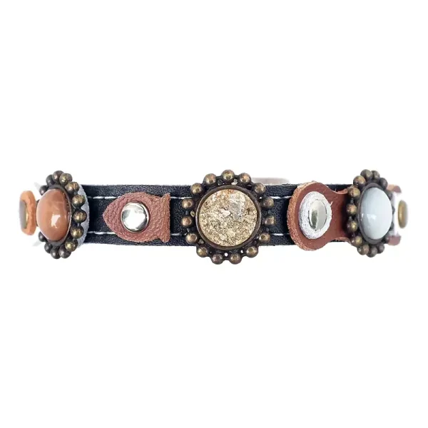 Bovenkant van deze luxe leren kattenhalsband met Autumn design en elastische veiligheidssluiting in stijlvolle natuurlijke kleuren.