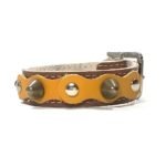 Cómoda pulsera ajustable con hebilla hecha a mano en cuero amarillo negro o marrón con elegantes tachuelas, Diseño Studded