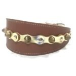 Handgemaakte comfortabele windhond galgo halsband met glanzend goud leer patches en elegante studs, design Studded