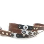 Correa para perro robusta y de moda de cuero marrón blanco y negro, diseño Mad